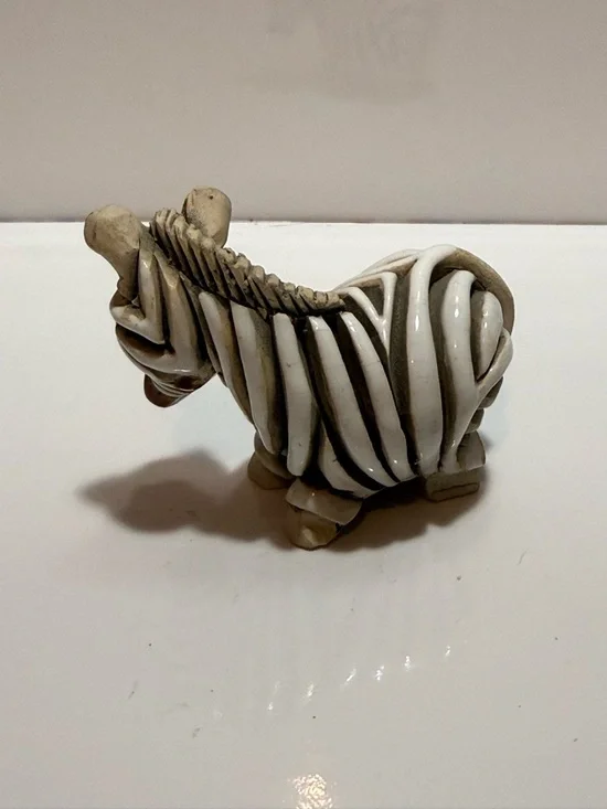 Vtg Artesania Rinconada Zebra Figurine Signed Uruguay Glazed Earthenware Pottery - Picture 2 of 7
